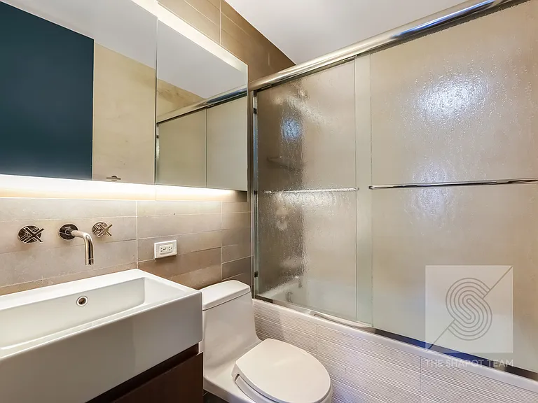 515 E 72nd St #7P — Photo 8