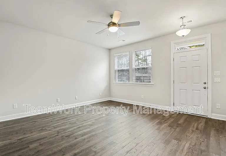 101 Langley Dr #C — Photo 11