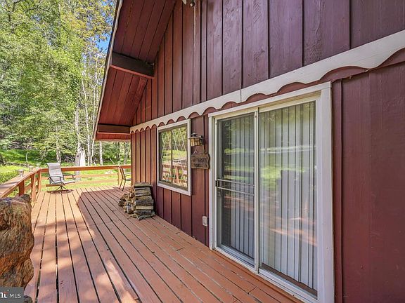 4th image of 1085 Woodhaven Dr