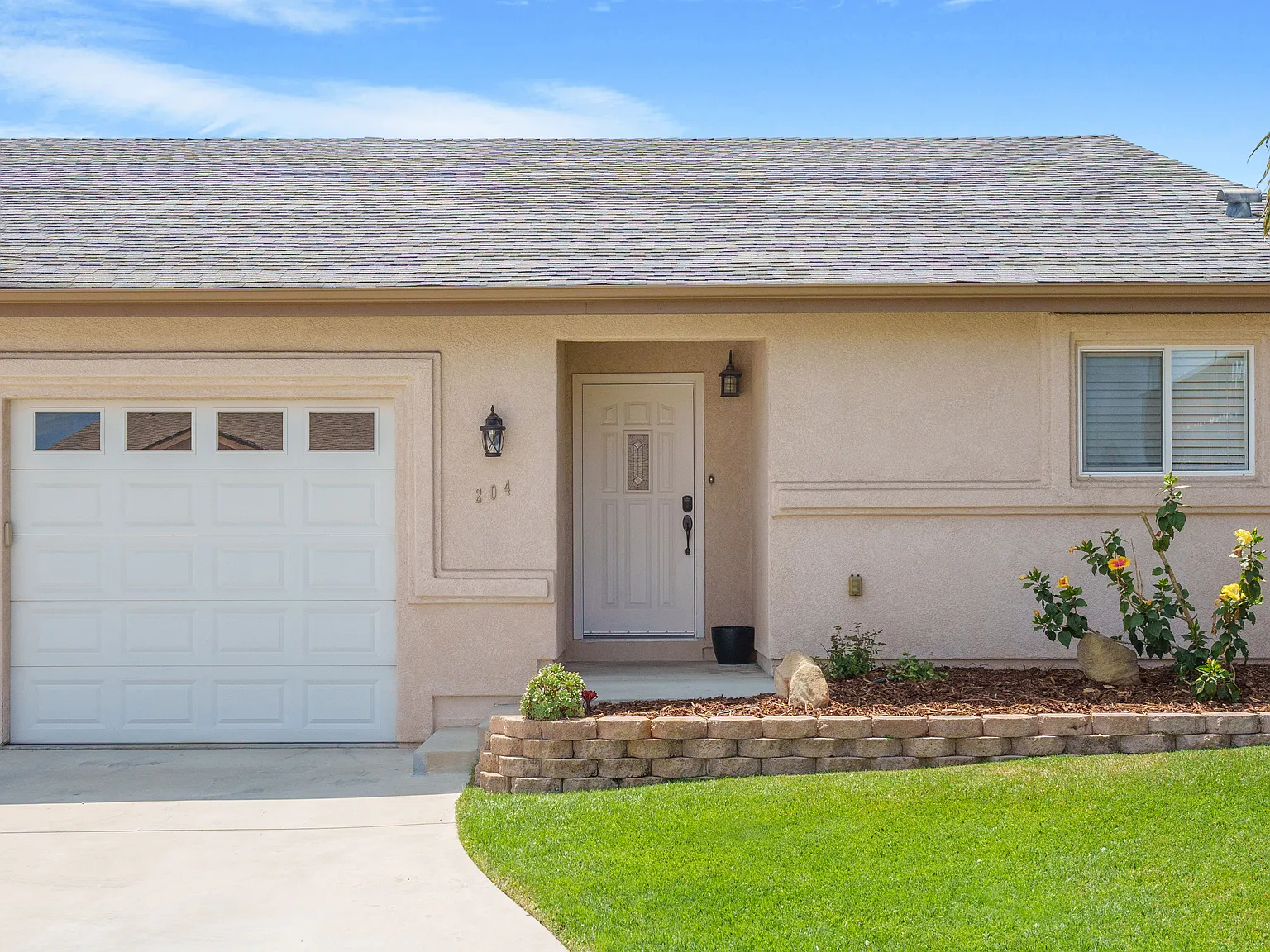 3 bed, 1789 sqft, $4,050 — Photo 3