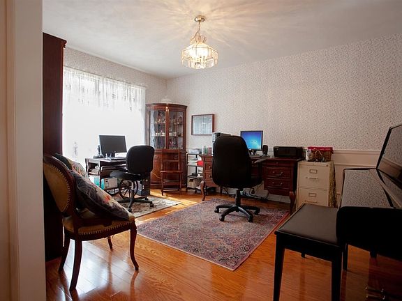 5th image of 1625 Copperfield Cir