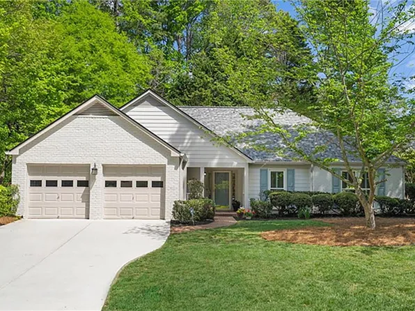 1807 N Creek Cir, Alpharetta, GA 30009