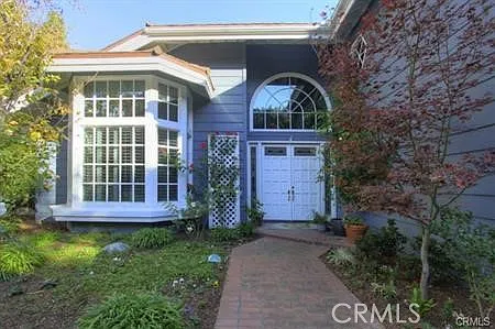 4 bed, 3.5 bath, 4576 sqft, $9,980 — Photo 3