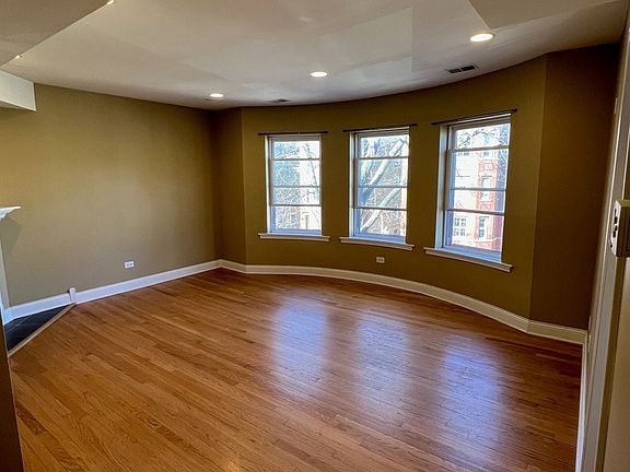 5th image of 7411 N Hoyne Ave APT 2