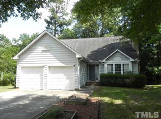 108 Foscoe Ln, Cary, NC 27513