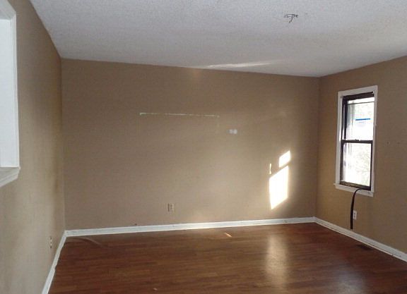 4th image of 1463 Blacksburg Hwy