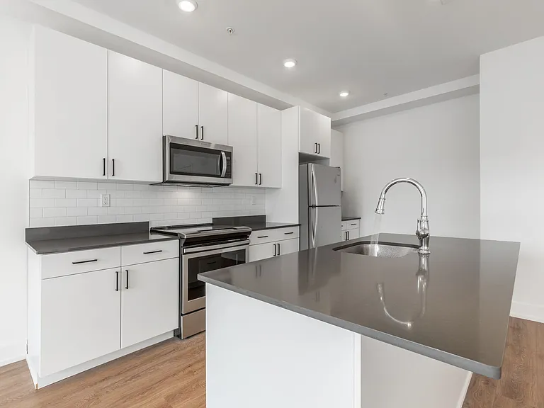 1519 Ridge Ave #502 — Photo 10