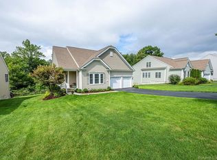 537 Putting Green Ln UNIT 537, Oxford, CT 06478