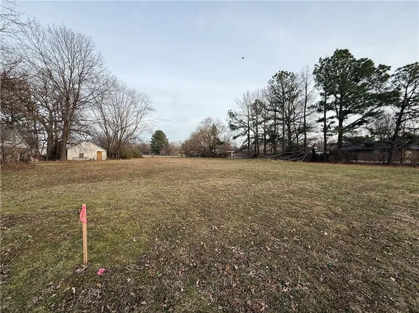 N Westwood Ln, Springdale, AR 72762