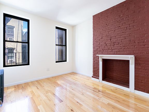 4th image of 339 E 6th St APT 6