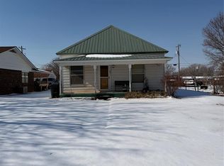205 N Maple St, Seiling, OK 73663