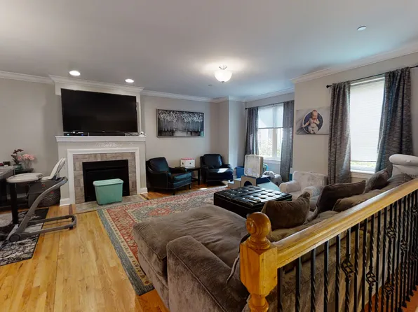 3888 Wehrman Ave, Schiller Park, IL 60176