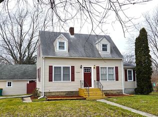 8240 Rutledge St, Merrillville, IN 46410