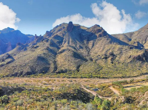 5102 N Castle Hot Springs Road #-, Morristown, AZ 85342
