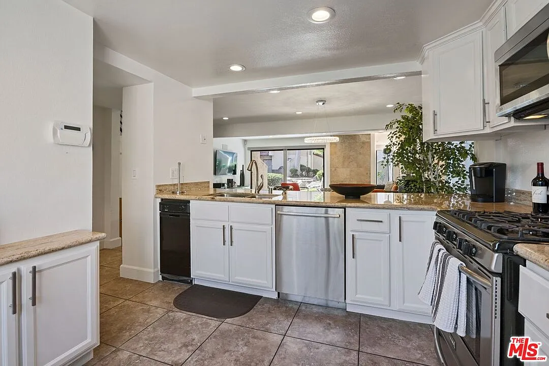 2 bed, 1263 sqft, $3,495 — Photo 4