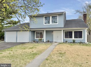 23 Pershing Ln, Sicklerville, NJ 08081