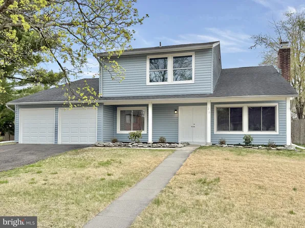 23 Pershing Ln, Sicklerville, NJ 08081