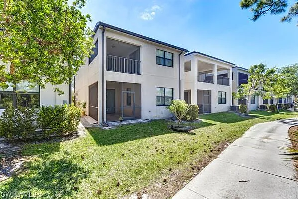 3 bed, 2.5 bath, 2351 sqft, $3,100 — Photo 2