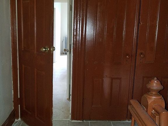 4th image of 725 Chauncey St #2
