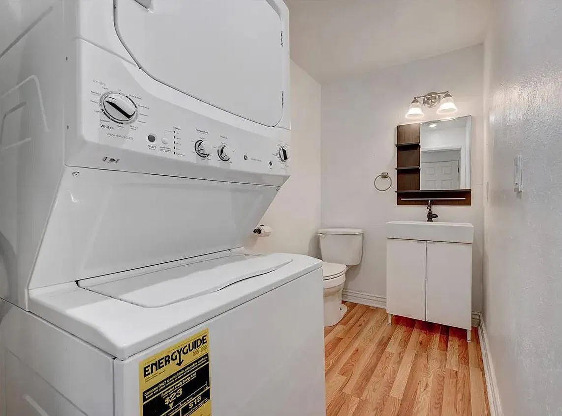 2 bed, 2.5 bath, 1000 sqft, $1,800 — Photo 3