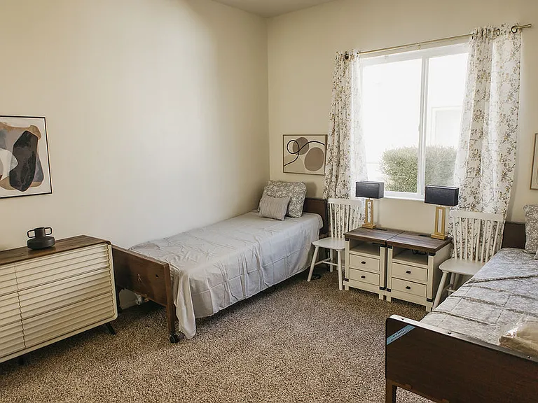 1634 Ivy Ct — Photo 10