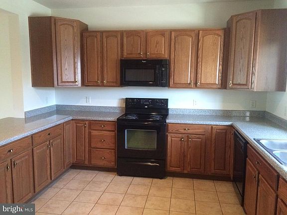 5th image of 229 Merriweather Dr