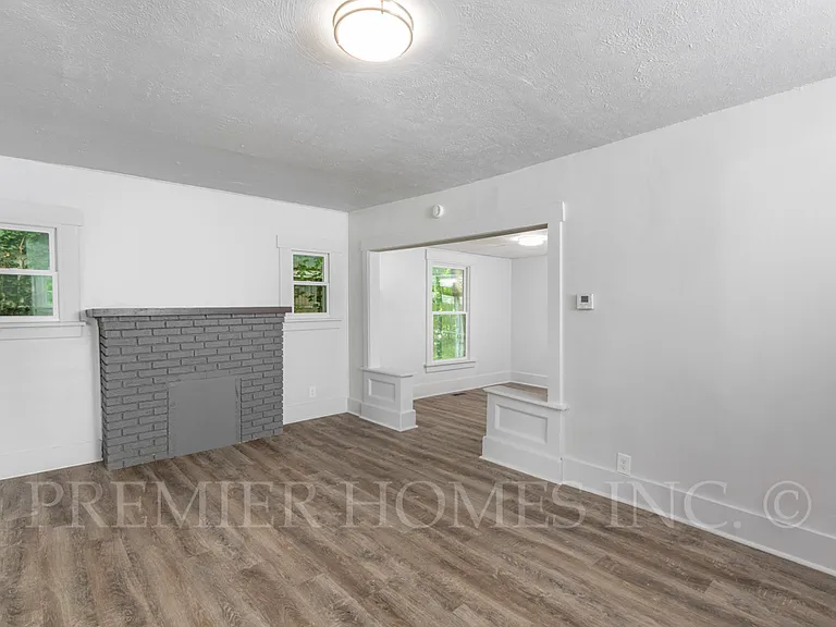 415 Elgin Ave NW — Photo 6