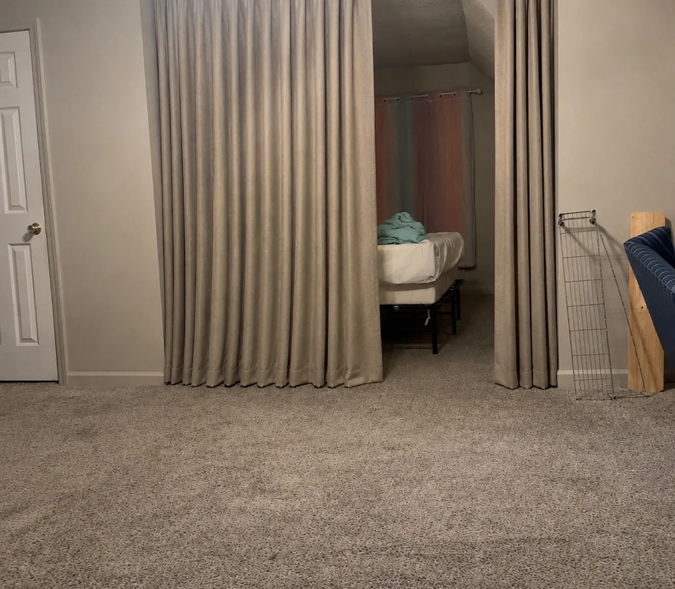 6 bed, 2.5 bath, 2485 sqft, $900 — Photo 3