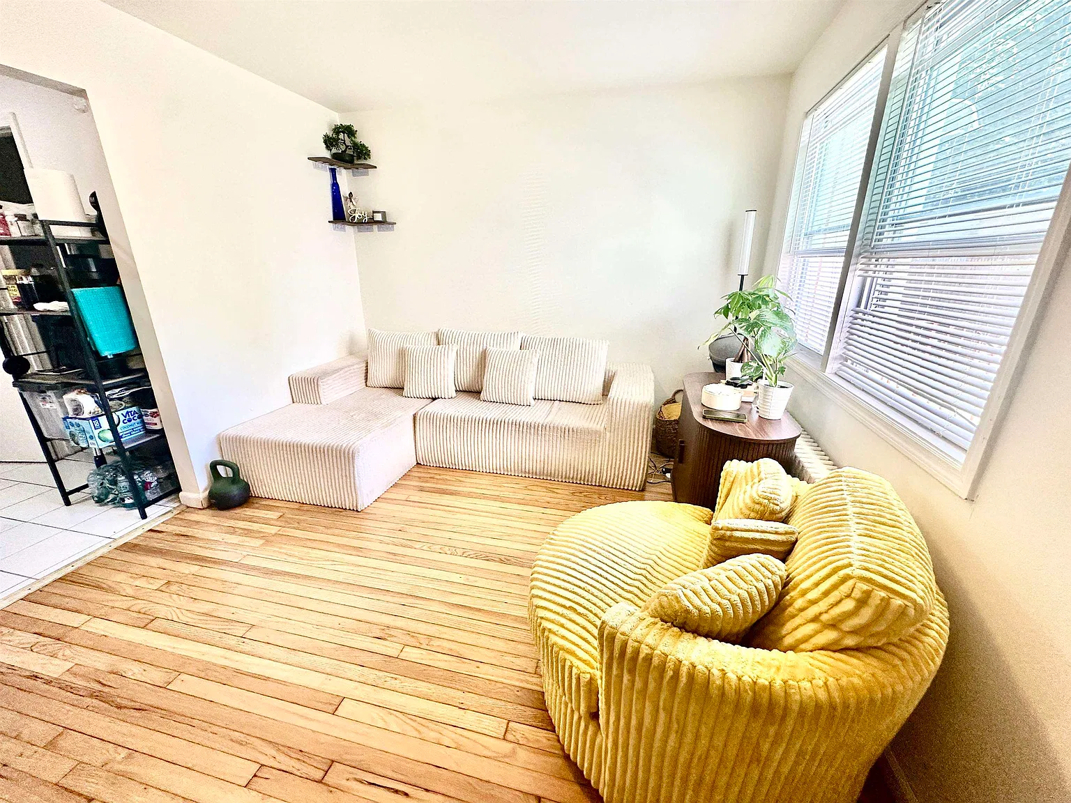 1 bed, 1.0 bath, $1,550 — Photo 2