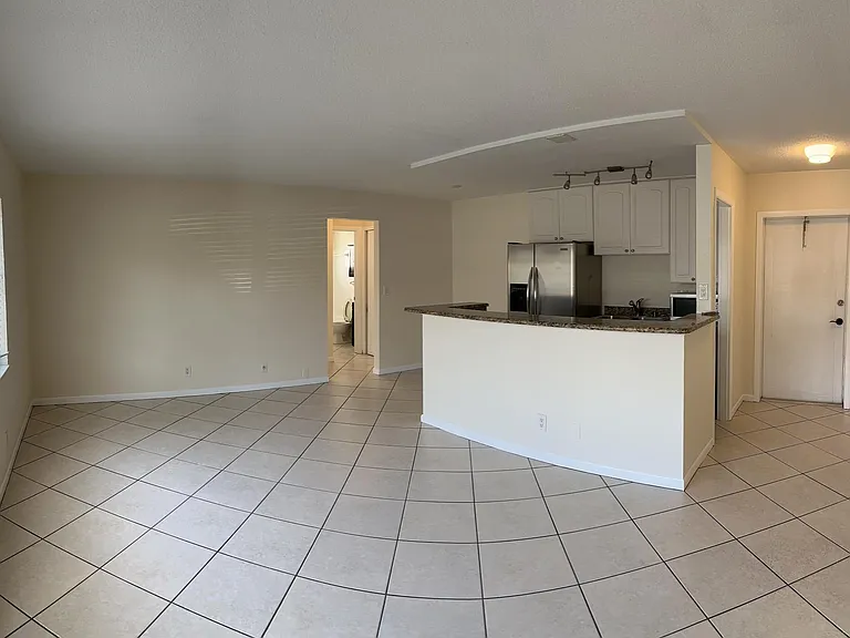 616 Lucerne Ave #5 — Photo 7