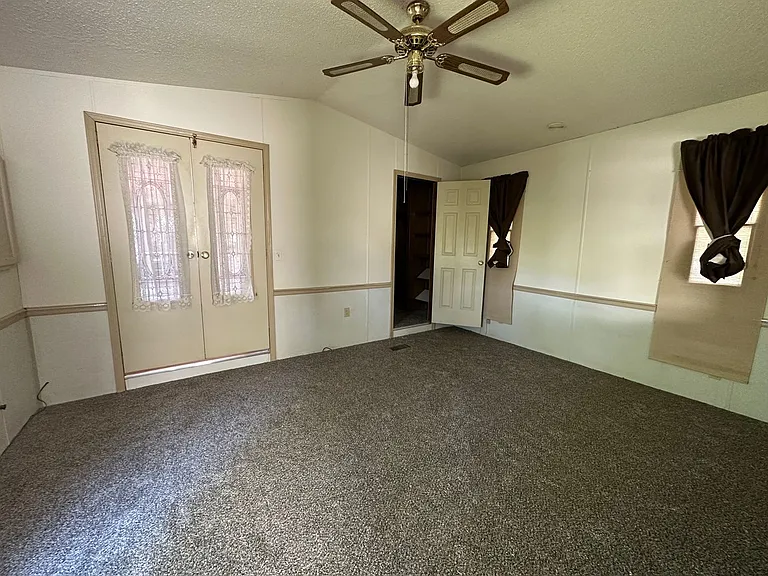 1112 S Broadway Ave — Photo 7