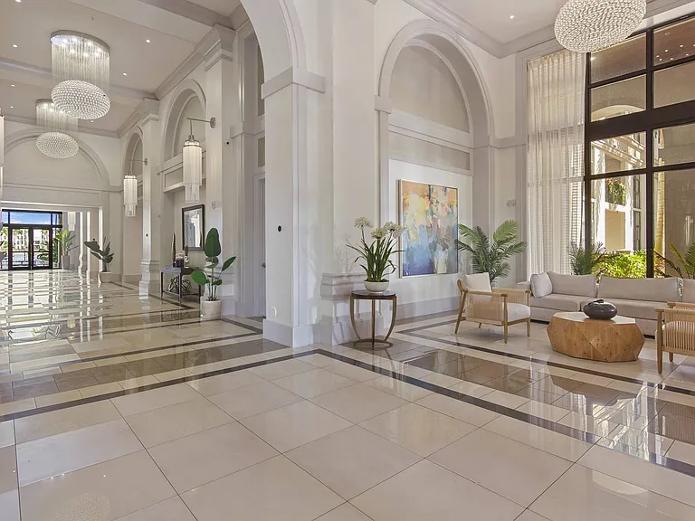 Step into something exceptional at Windsor at Doral