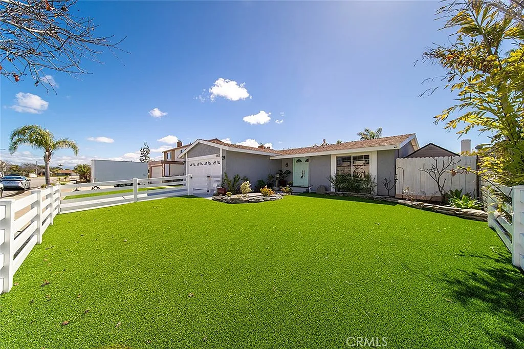 4 bed, 2129 sqft, $5,800 — Photo 2