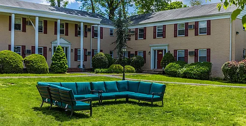 Franklin Manor Photo 1