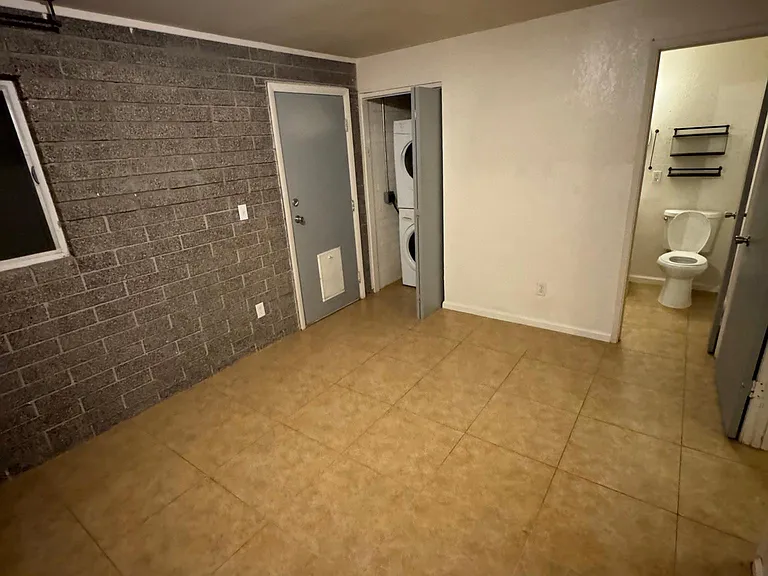 426 W Howe St #426 — Photo 7