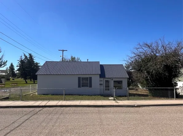 214 3rd St SW, Cut Bank, MT 59427