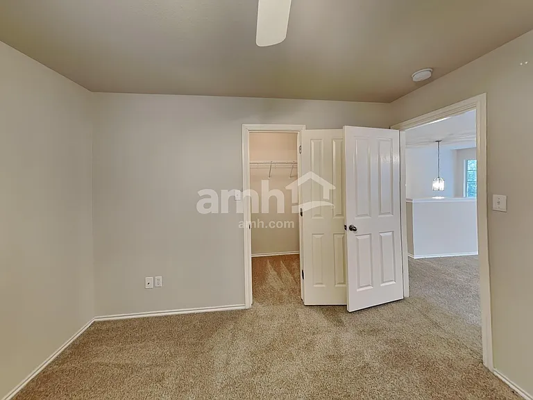 212 Hereford St — Photo 18