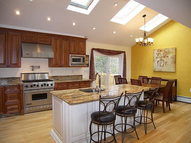 1st image of 3155 Quinlan St