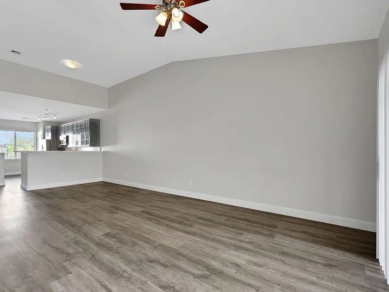 721 Peachy Canyon Cir #203 — Photo 8