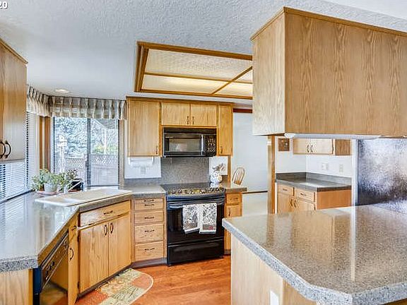 5th image of 5775 NE Farmcrest St