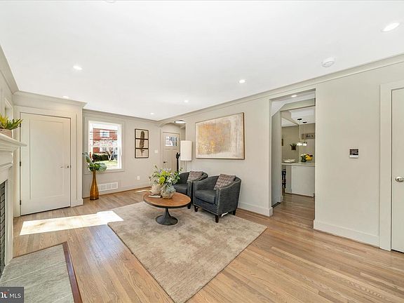 4th image of 10405 Inwood Ave