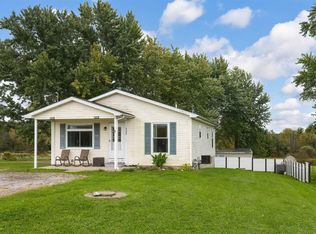 735 Zwilling Rd W, Erie, PA 16509