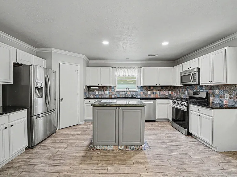 25338 Barmby Dr — Photo 11