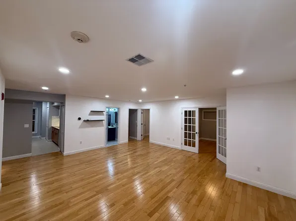 99 Chestnut St APT 4, Chelsea, MA 02150