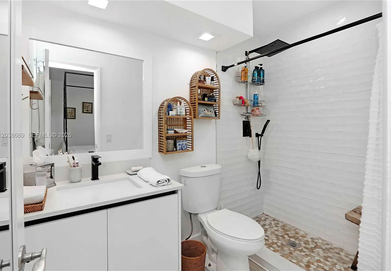 2 bed, 2.5 bath, 1156 sqft, $5,300 — Photo 3