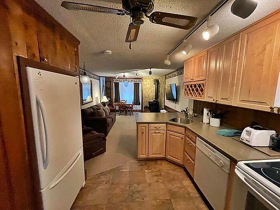 4th image of 142 Shamrock Cir #27A