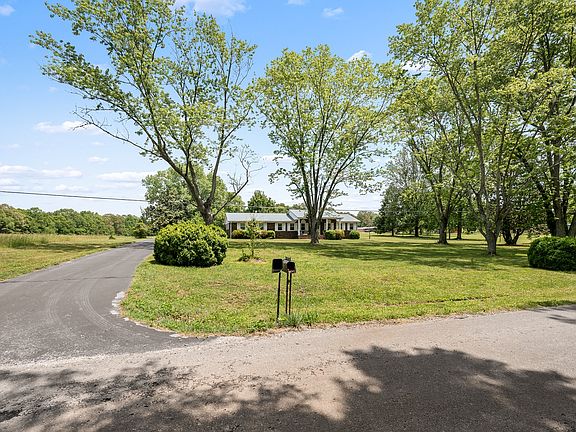 4th image of 369 Brandontown Rd