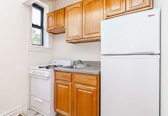 3rd image of 25-20 42nd St #5A