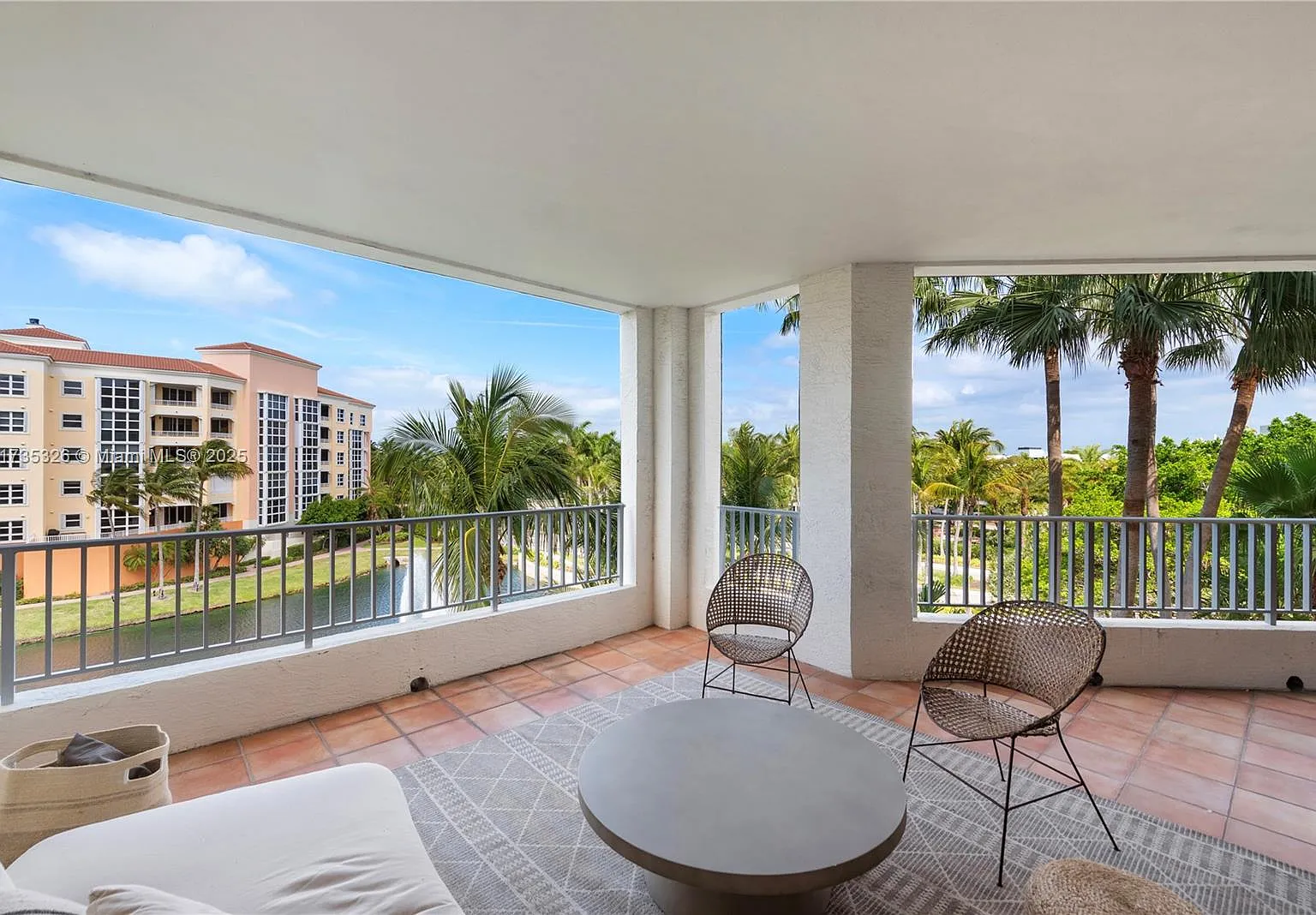 Resort Villa One Condo — Photo 4