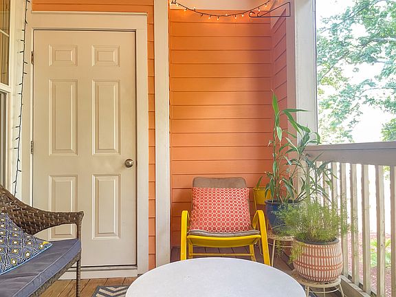 Screened-in porch